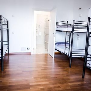 Camera solo per uomini comune